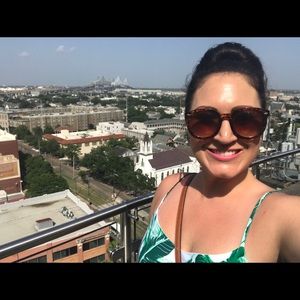 Meet your Posher, Elizabeth